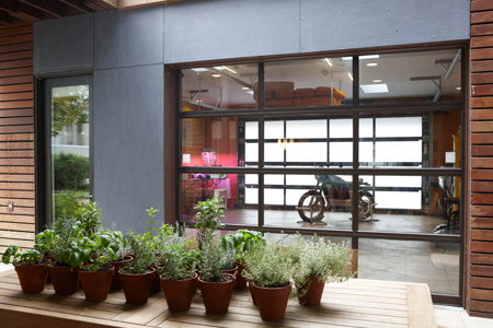 gfx/products/000096/clopay-avante-collection-garage-doors.jpg